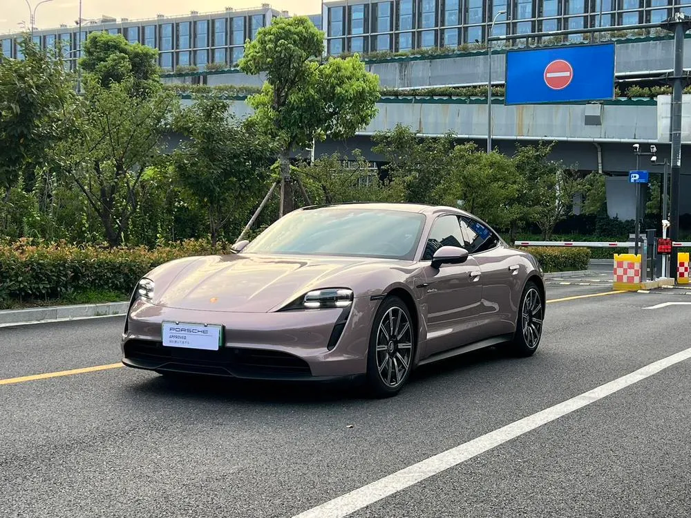 Porsche Taycan, 2020