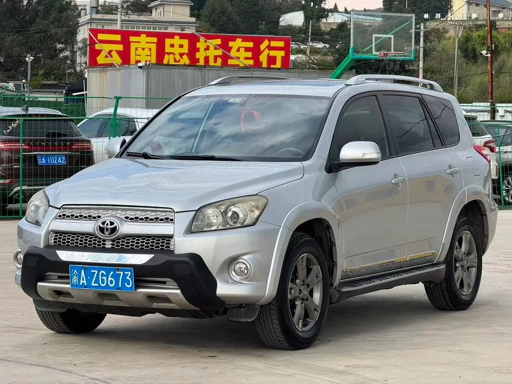 Toyota RAV4, 2011