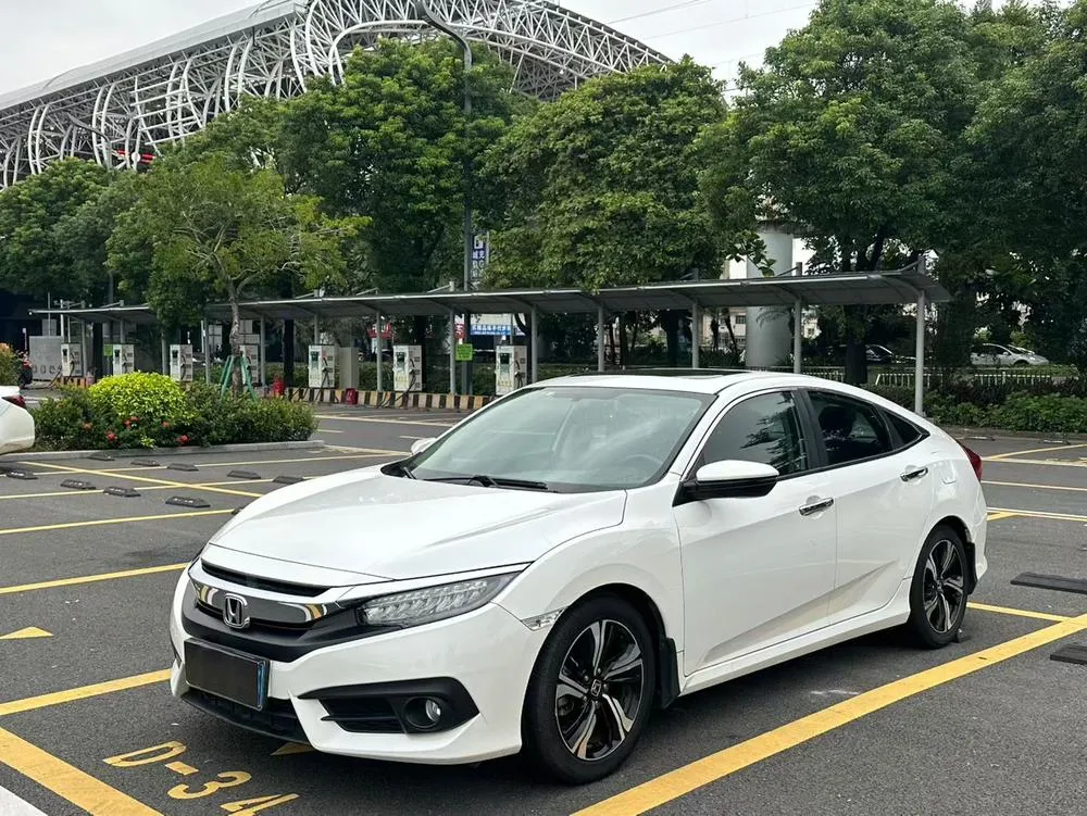 Honda Civic 220TURBO CVT Premium Edition, 2016 — фото 1