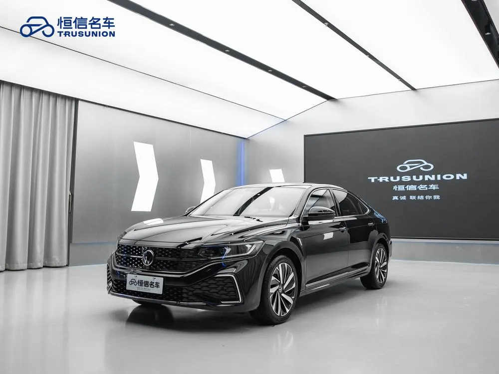 Volkswagen Passat, 2022