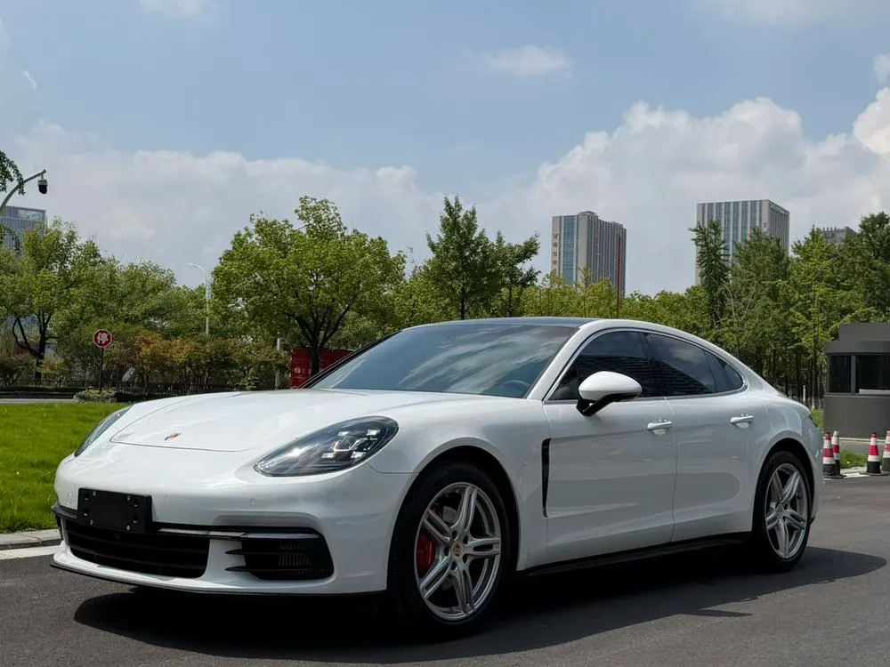 Porsche Panamera, 2019