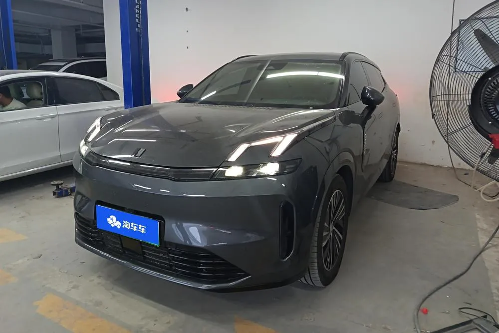 Lynk & Co 08 EM-P, 2025