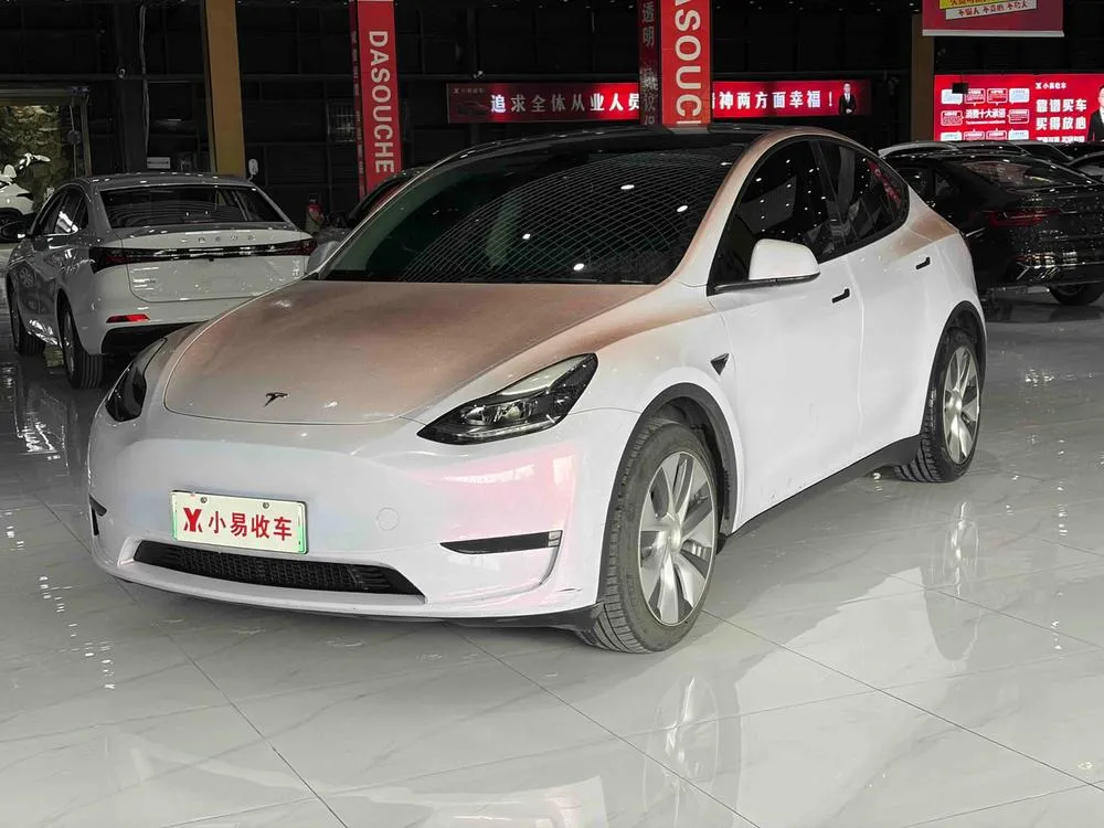 Tesla Model Y, 2022