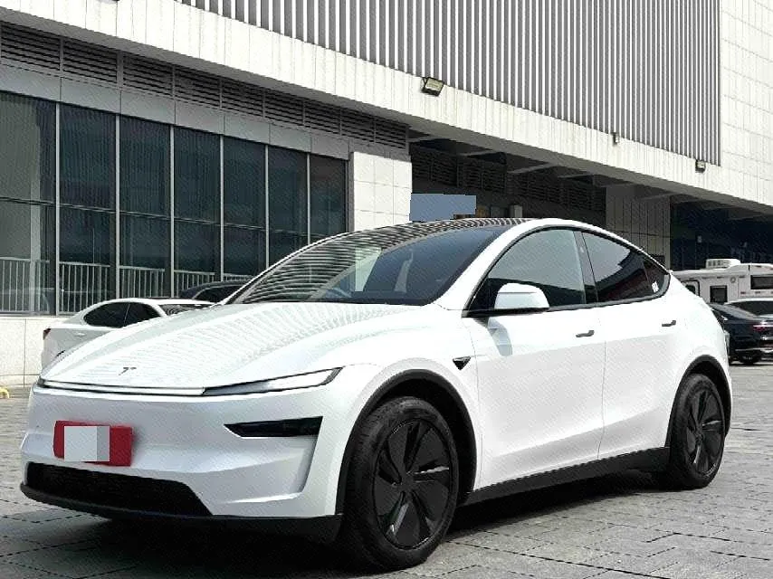 Tesla Model Y, 2026