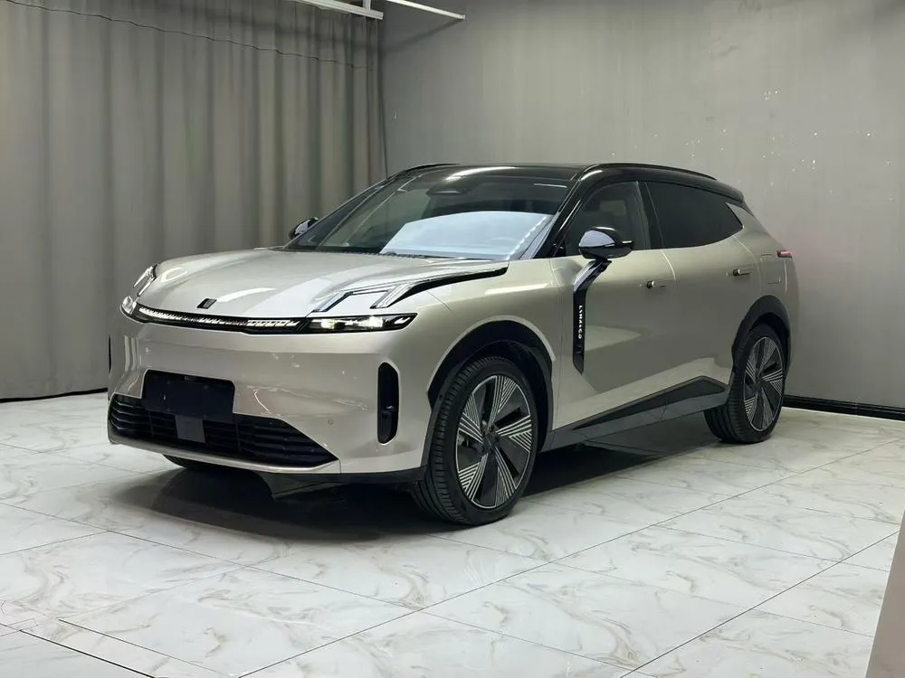 Lynk & Co 08 EM-P, 2023