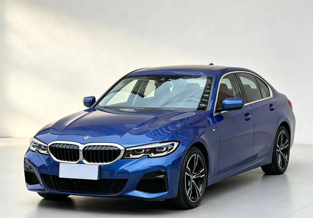 BMW 3-Series, 2022
