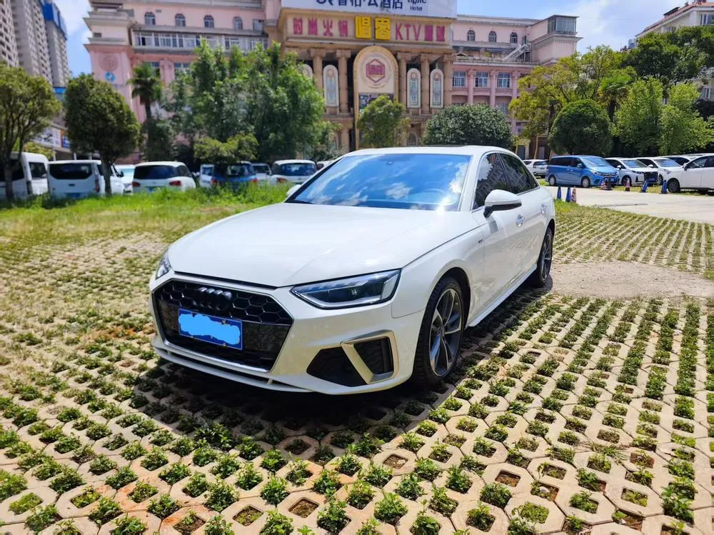 Audi A4L, 2020