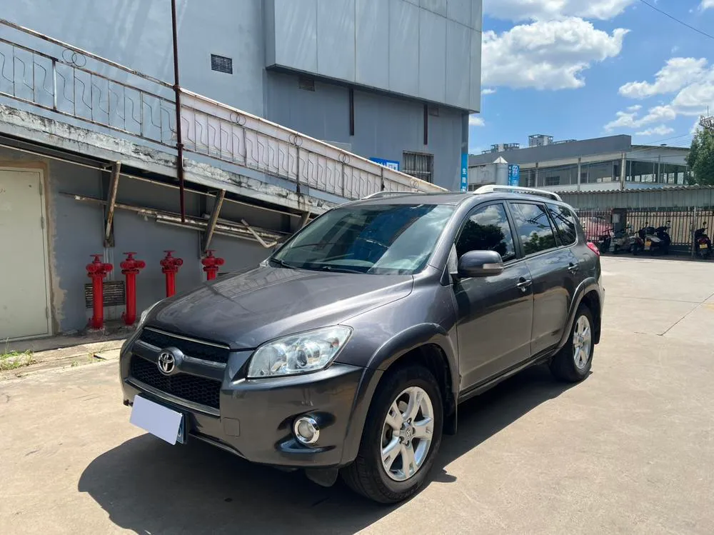Toyota RAV4, 2011