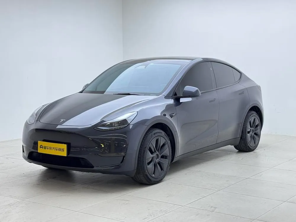 Tesla Model Y, 2024