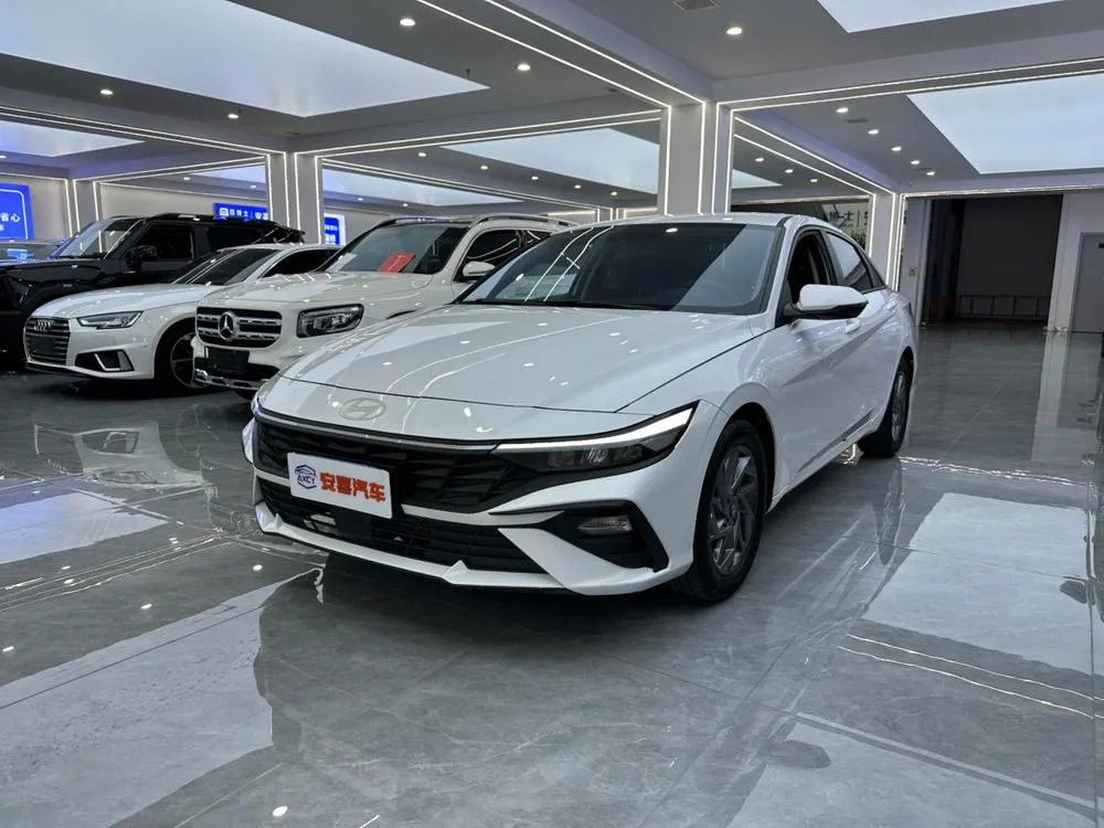Hyundai Elantra, 2023