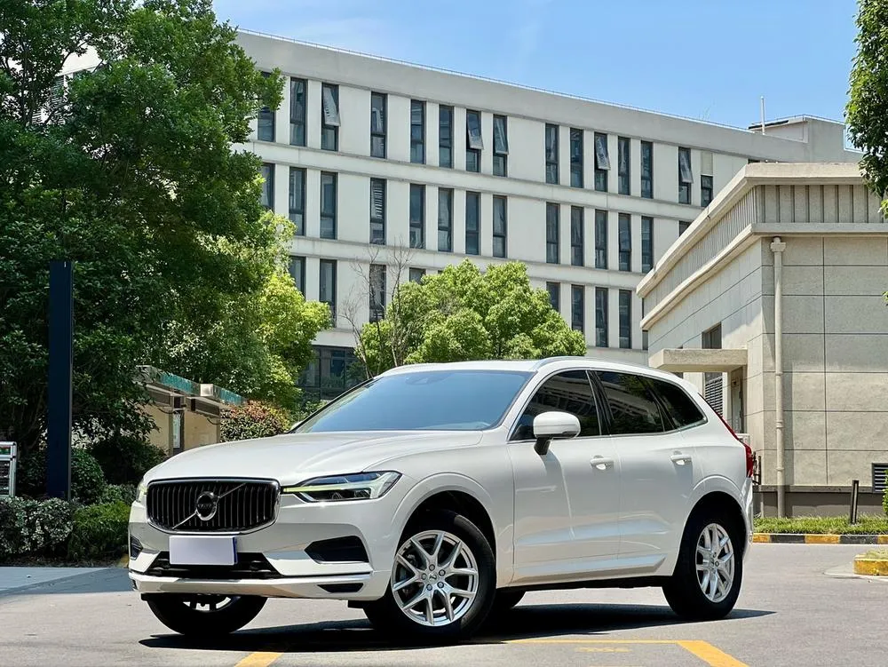 Volvo XC60 T5 4WD Edition CN5, 2019 — фото 1