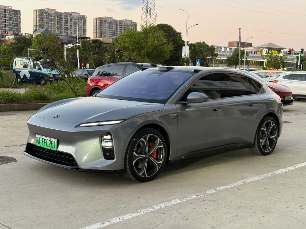 NIO ET5, 2025