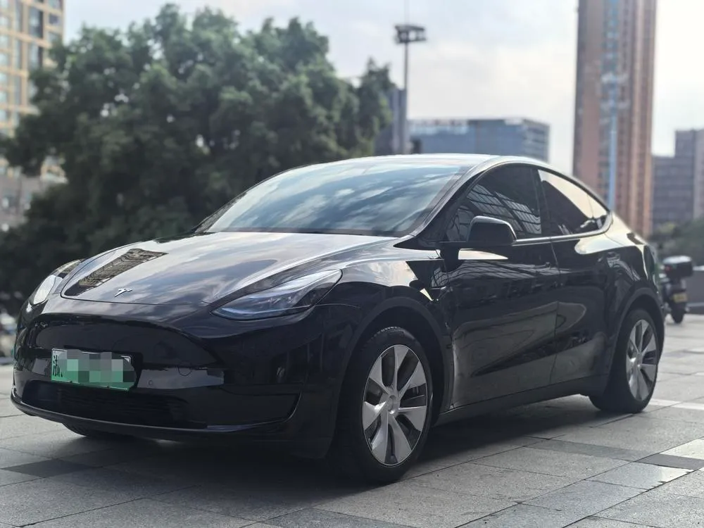 Tesla Model Y, 2023