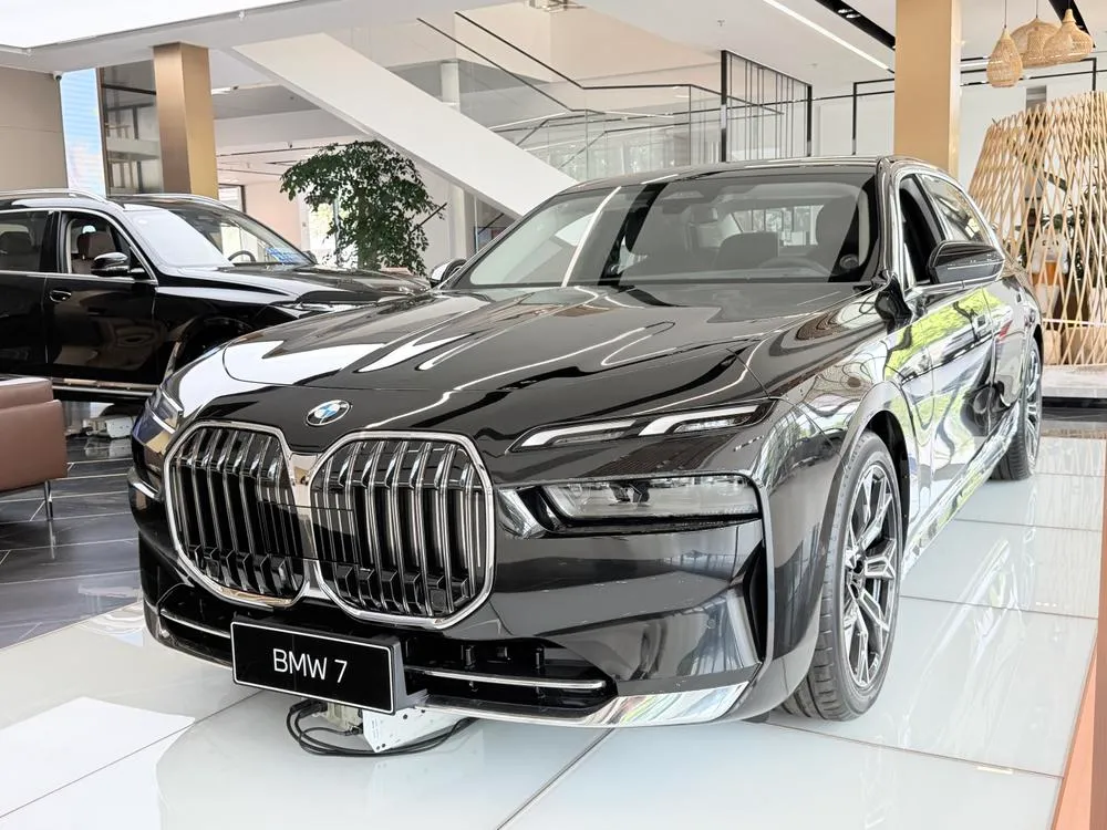 BMW 7-Series, 2026
