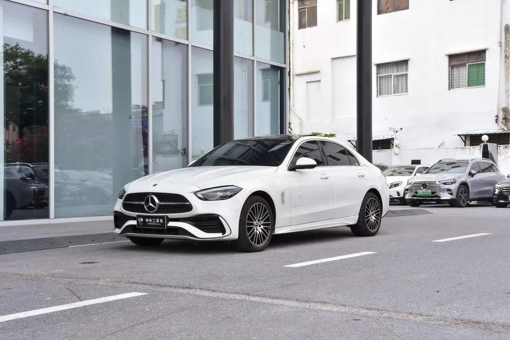 Mercedes-Benz C-Class, 2025