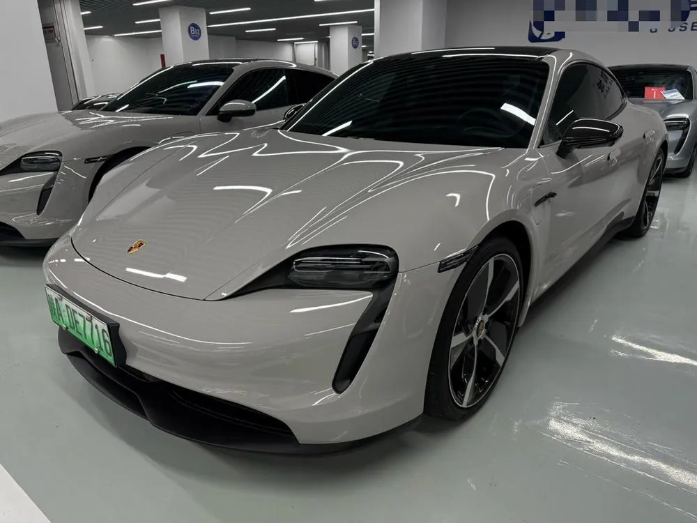 Porsche Taycan, 2020