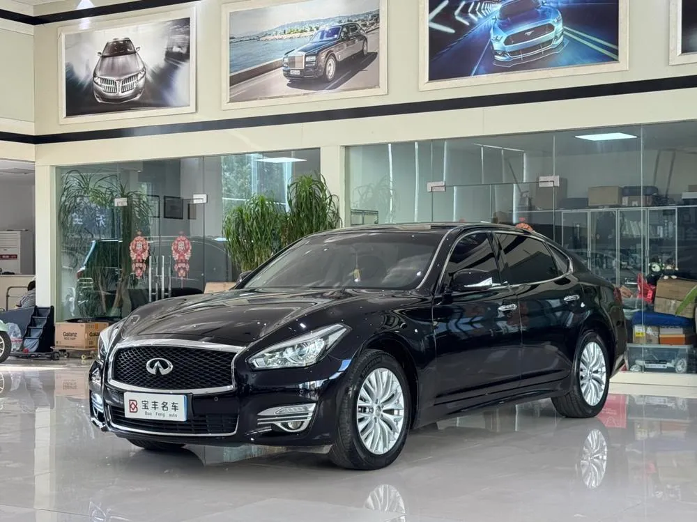 Infiniti Q70, 2017