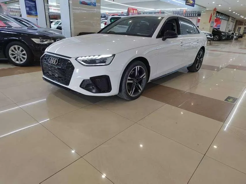 Audi A4L, 2022
