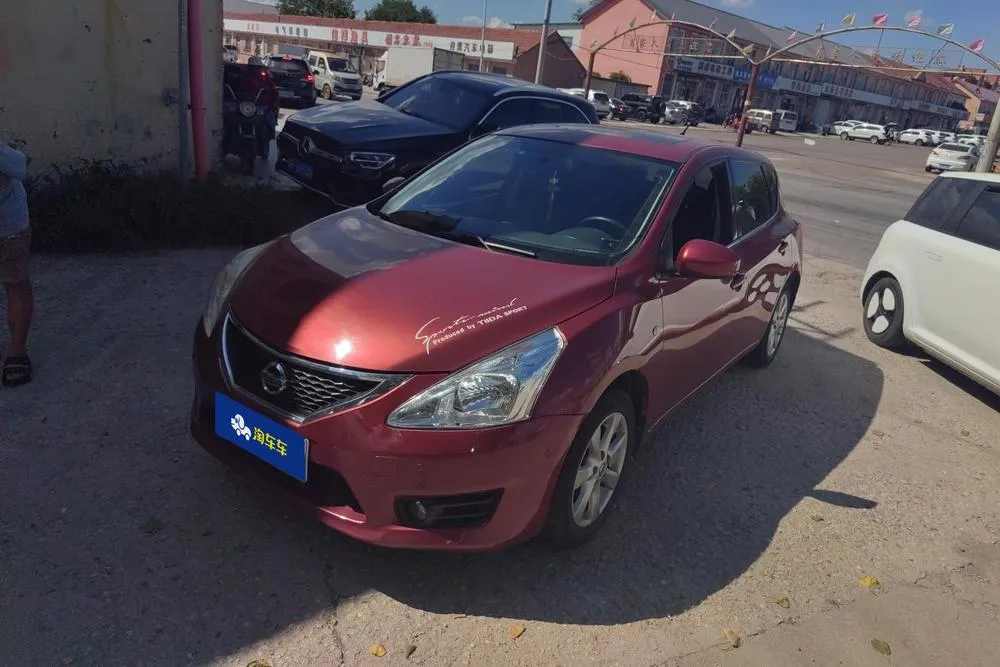 Nissan Tiida 1.6L CVT Smart Version, 2011 — фото 1