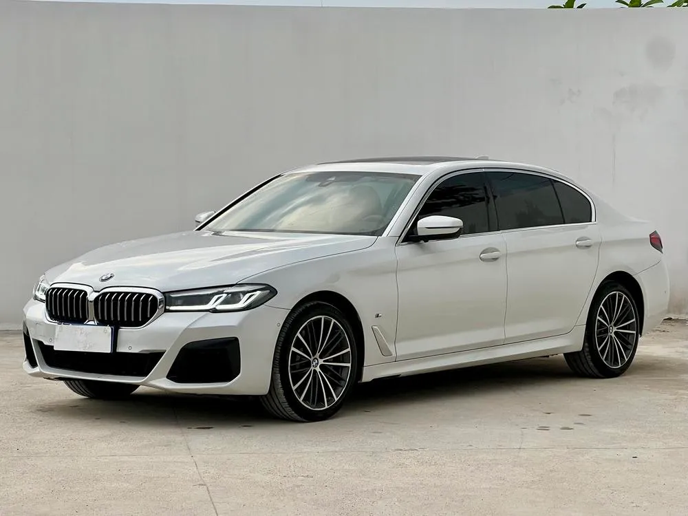 BMW 5-Series, 2023
