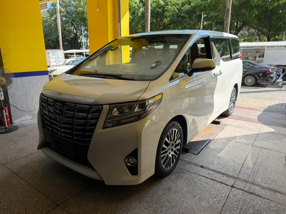 Toyota Alphard, 2015
