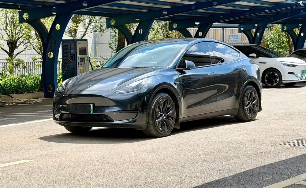 Tesla Model Y, 2022