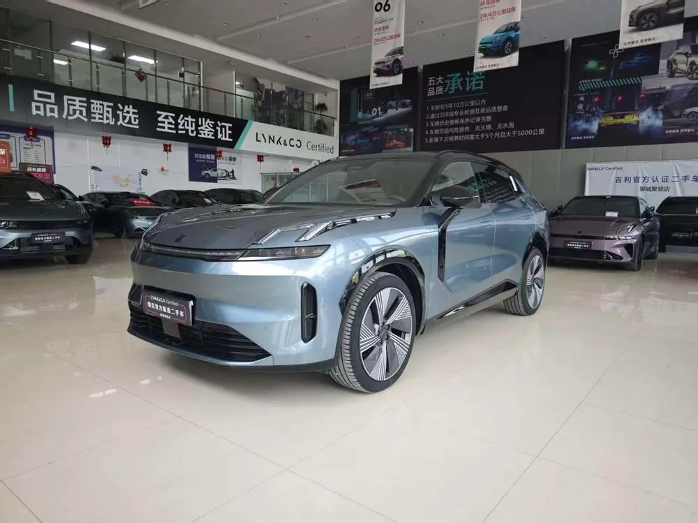 Lynk & Co 08 EM-P, 2025