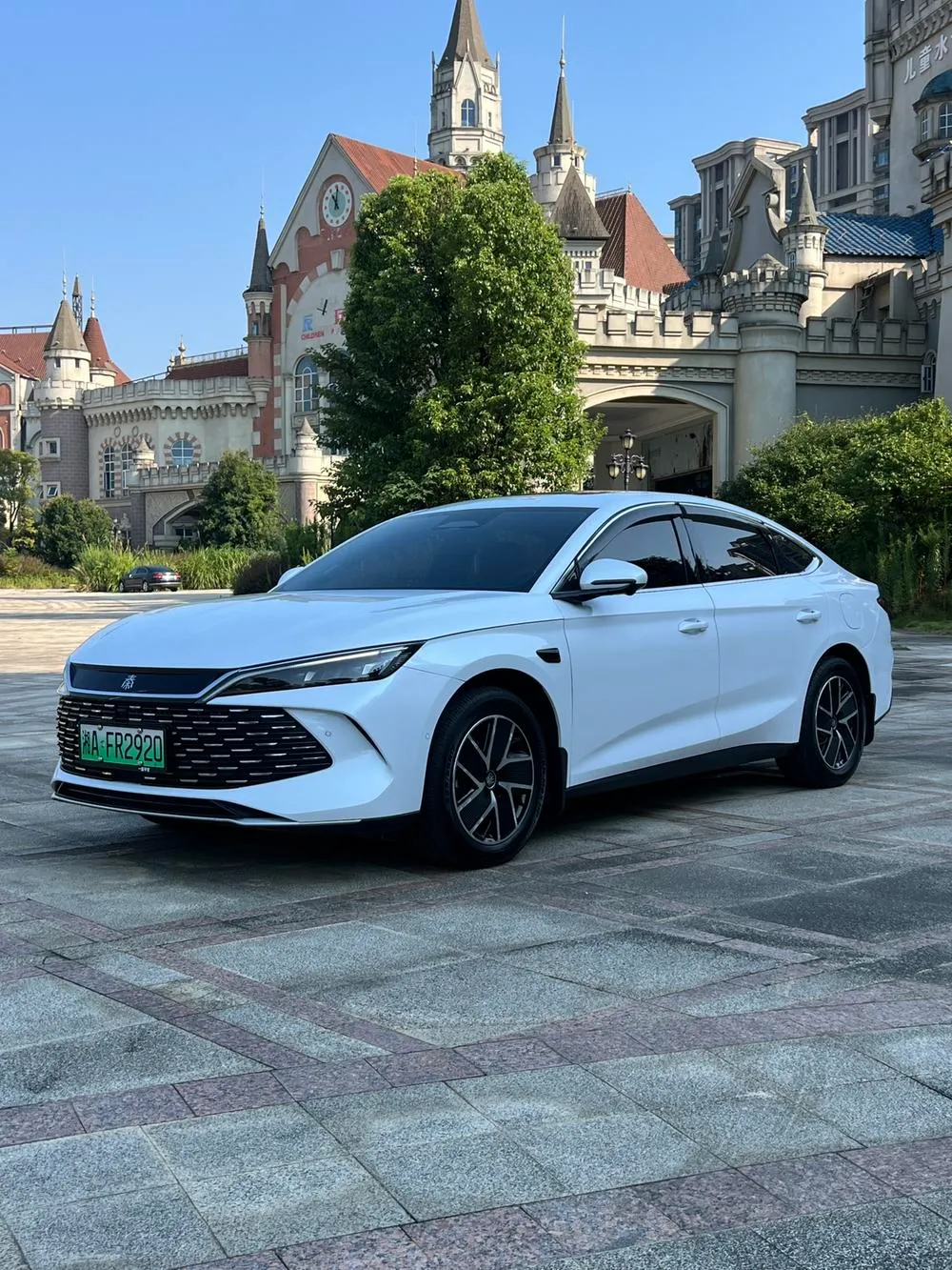BYD Qin L DM, 2025