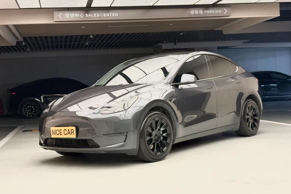 Tesla Model Y, 2021
