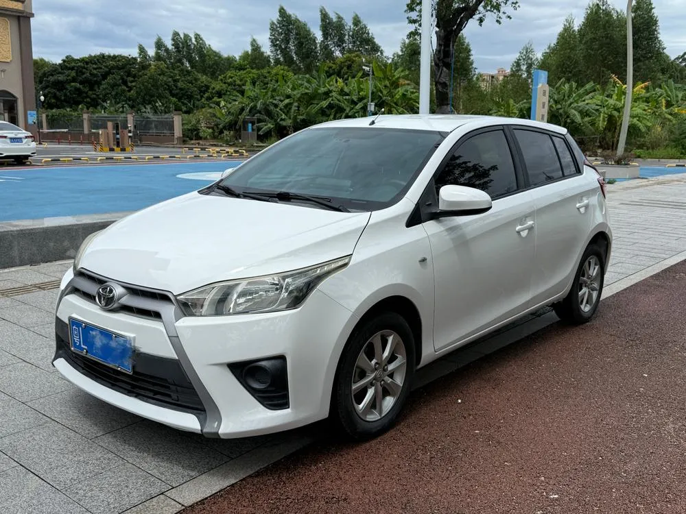 Toyota Yaris L, 2015