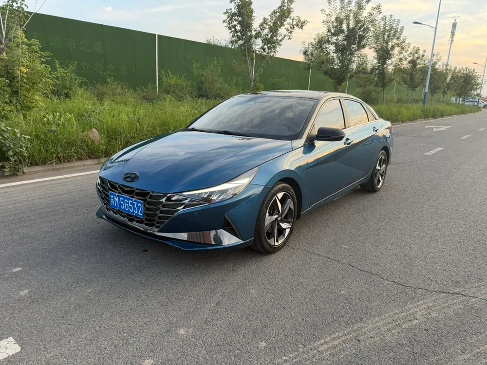 Hyundai Elantra, 2022