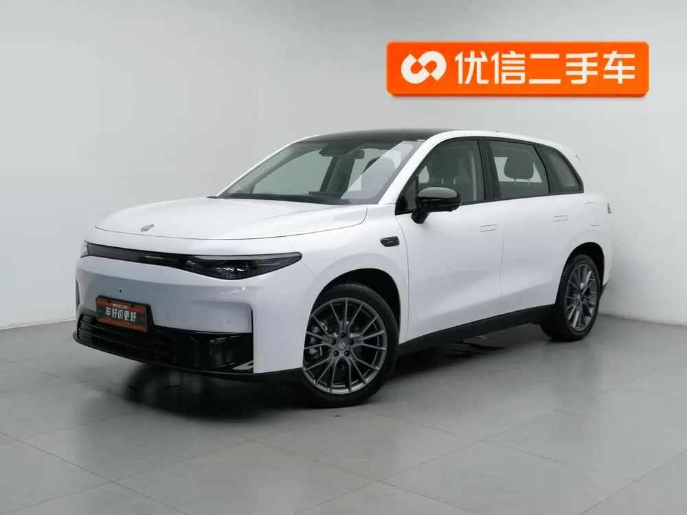 Leapmotor C10 EREV 210 Smart Edition, 2024 — фото 1
