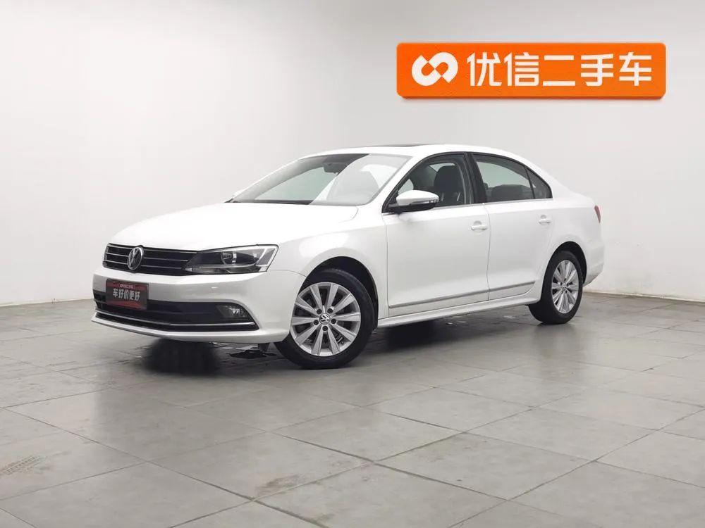 Volkswagen Sagitar 230TSI Auto Comfort Version, 2015 — фото 1