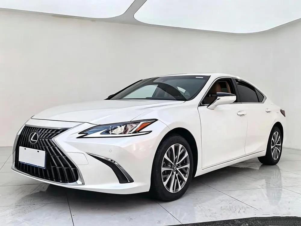 Lexus ES, 2024
