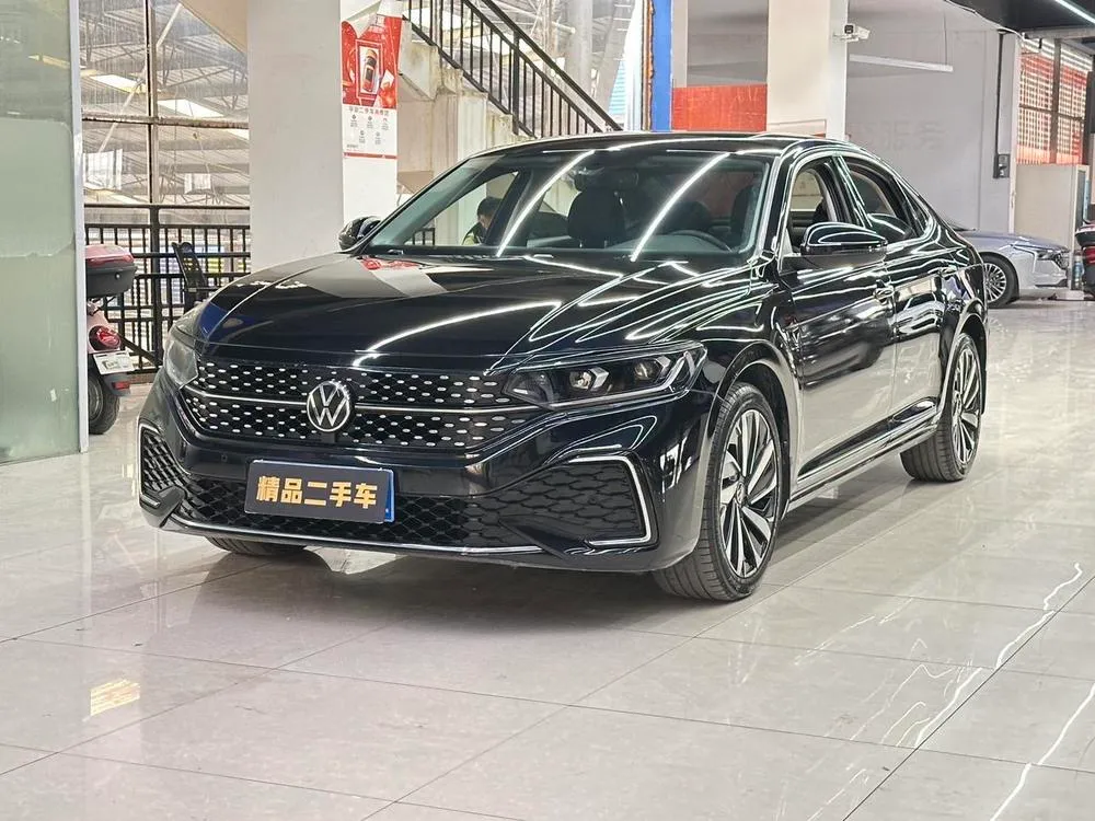 Volkswagen Passat, 2022