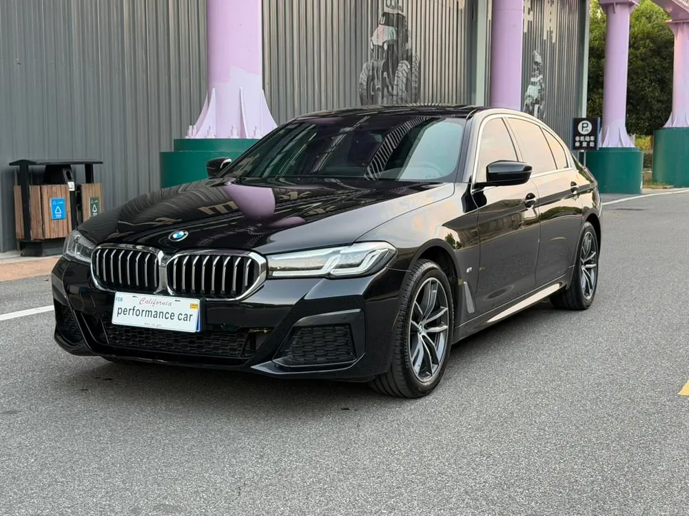 BMW 5-Series, 2022