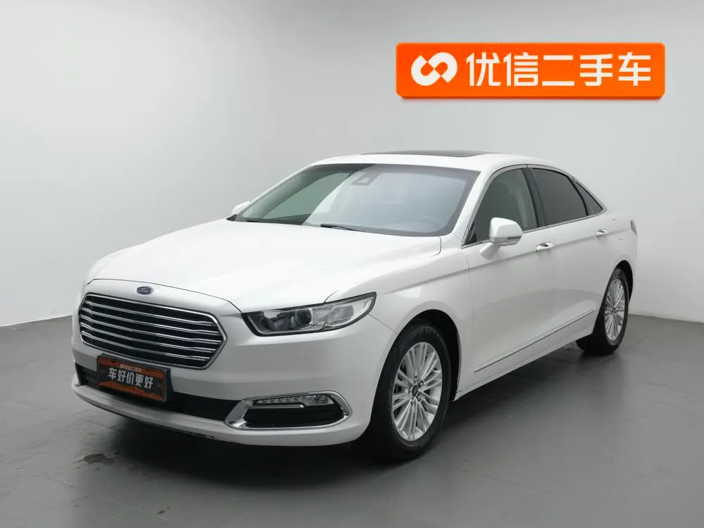 Ford Taurus, 2015