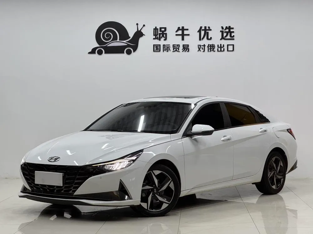 Hyundai Elantra, 2022
