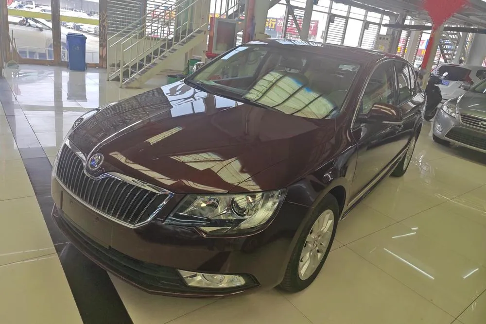 Skoda Superb, 2013