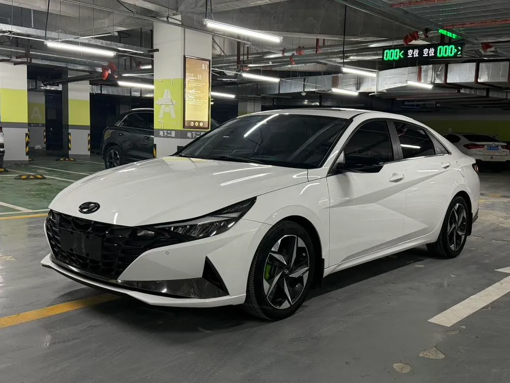 Hyundai Elantra, 2022