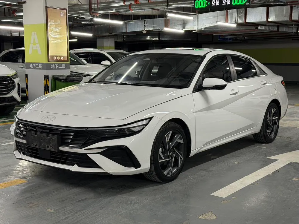 Hyundai Elantra, 2023