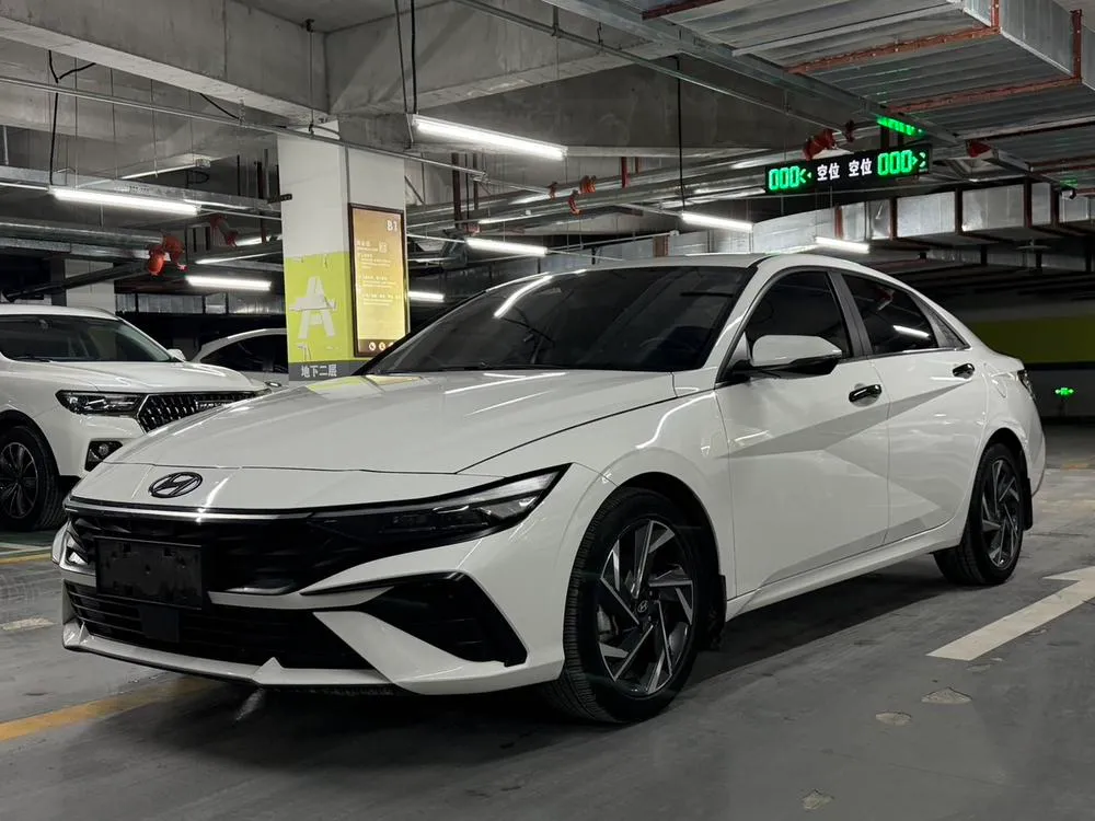Hyundai Elantra, 2023