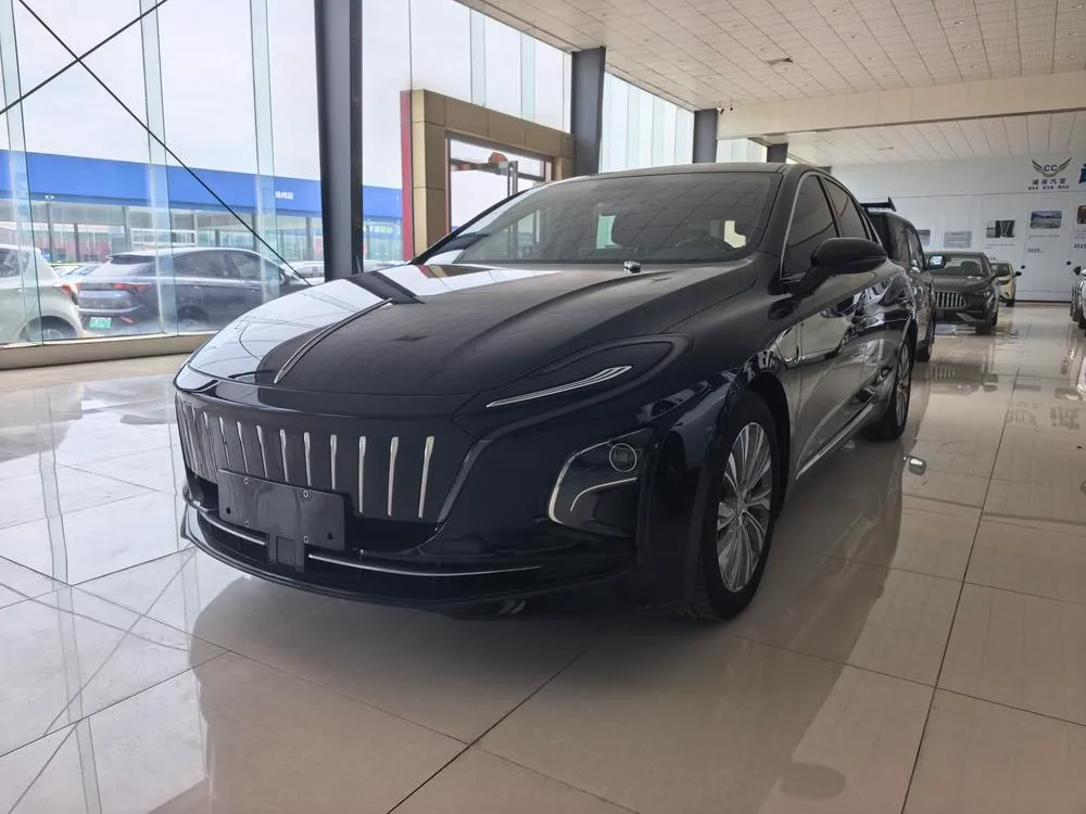 Hongqi E-QM5, 2023
