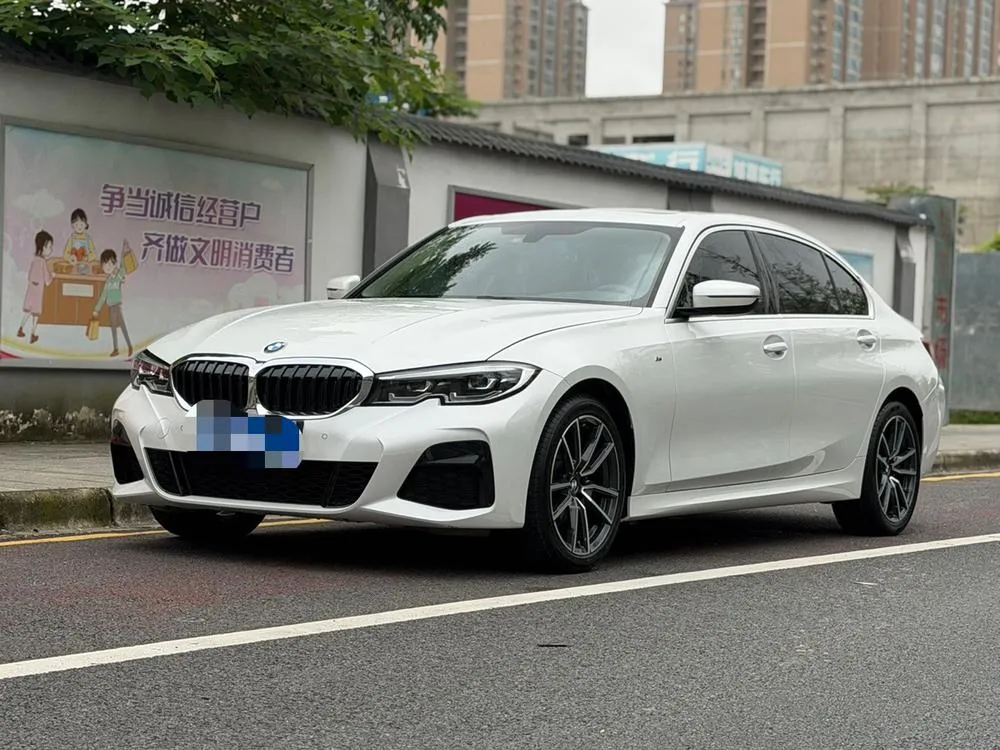 BMW 3-Series, 2022