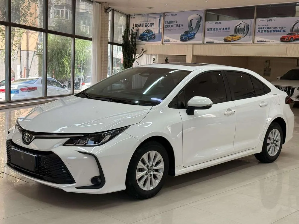 Toyota Corolla 1.5L CVT Elite Edition, 2023 — фото 1