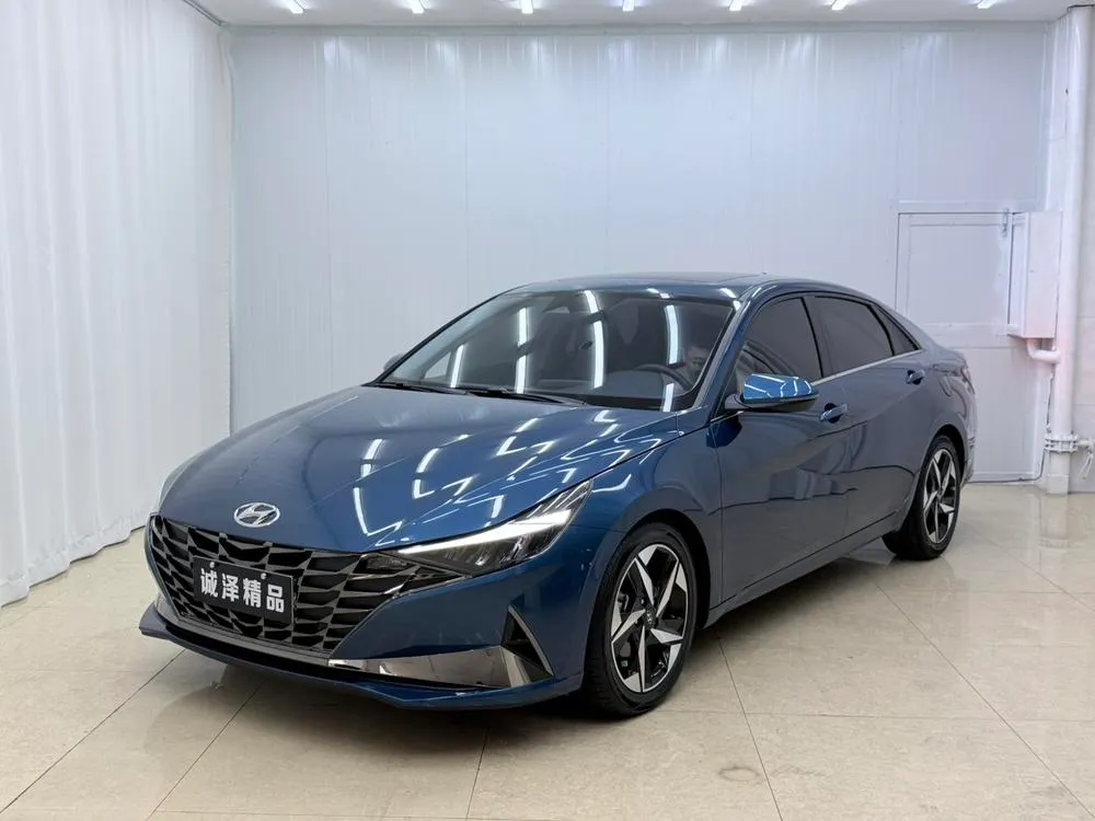 Hyundai Elantra 1.5L CVT LUX Premium Edition, 2022 — фото 1