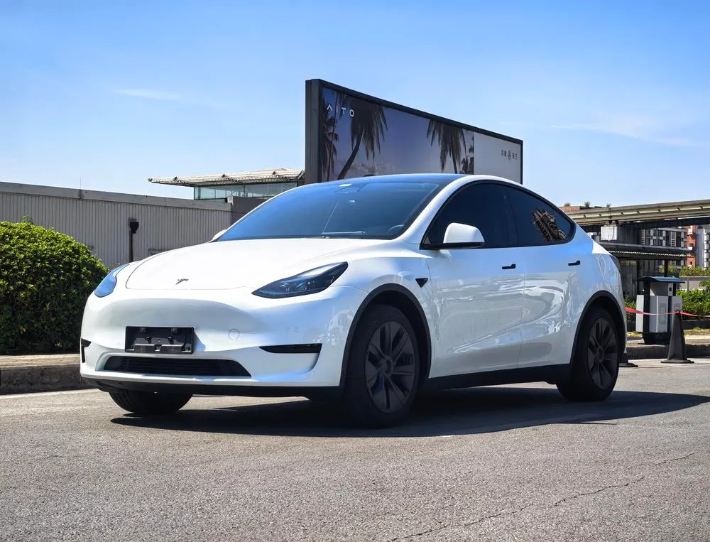 Tesla Model Y, 2023