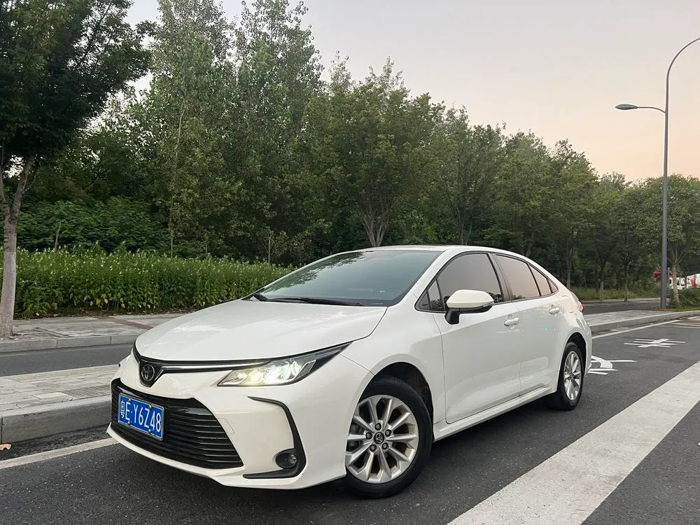 Toyota Corolla 1.2T S-CVT Elite PLUS Edition, 2021 — фото 1