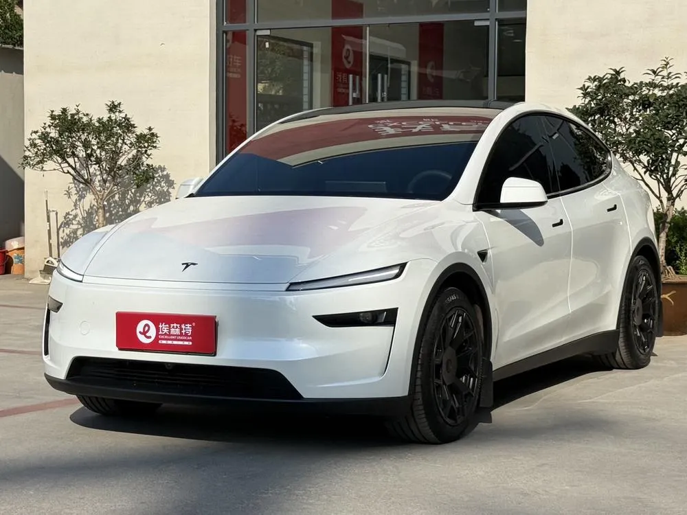 Tesla Model Y L, 2026