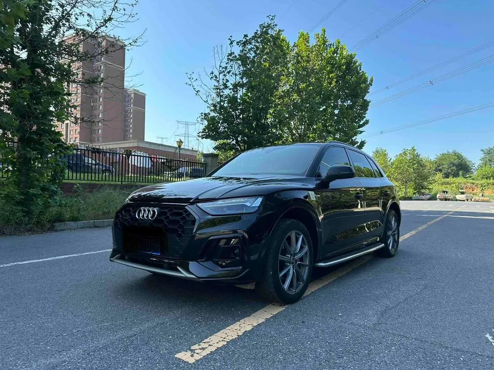 Audi Q5L, 2022